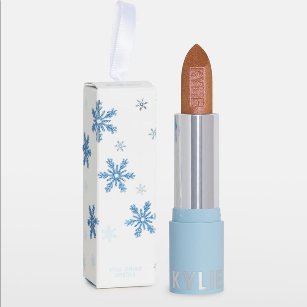 Kylie snow cute lipstick
